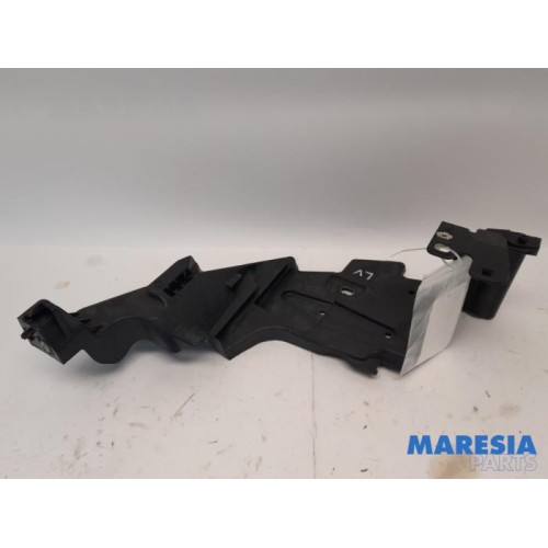 Renault - Megane - Koplampframe links