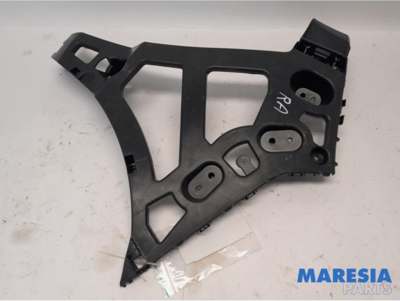 Renault - Megane - Rear bumper bracket, right