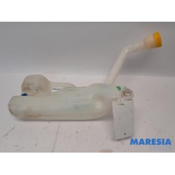 Renault - Megane - Front windscreen washer reservoir