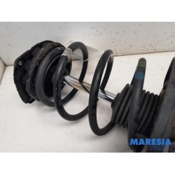 Renault - Megane - Stoßdämpferstrebe links vorne