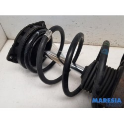 Renault - Megane - Front shock absorber rod, right