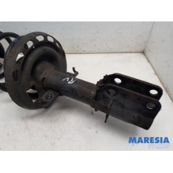 Renault - Megane - Front shock absorber rod, right