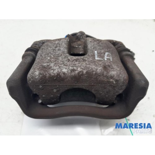 Renault - Megane - Rear brake calliper, left