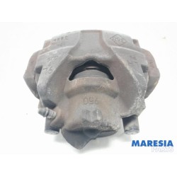 Renault - Megane - Front brake calliper, left
