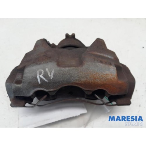 Renault - Megane - Front brake calliper, right