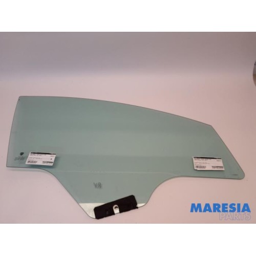 Lancia - Delta - Door window 4-door, front right