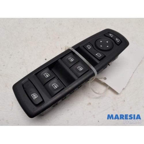 Renault - Megane - Multi-functional window switch