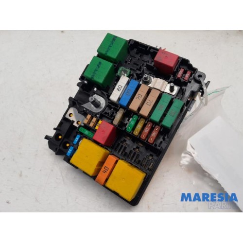 Citroen - C4 Cactus - Fuse box