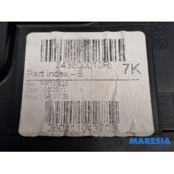 Renault - Megane - Voltage regulator