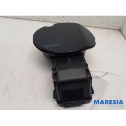Renault - Megane - Tank cap cover