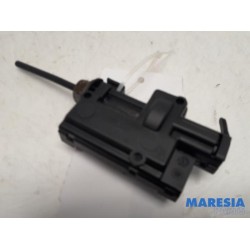 Renault - Megane - Tank flap lock motor
