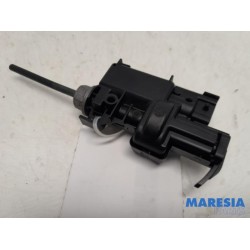 Renault - Megane - Tank flap lock motor