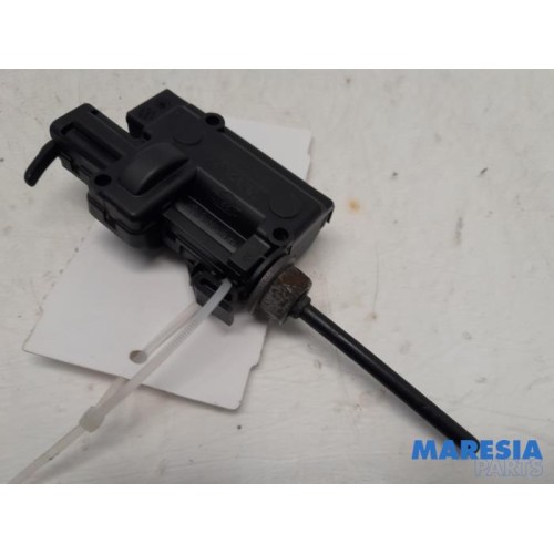 Renault - Megane - Tank flap lock motor