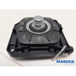Renault - Megane - Navigation control panel