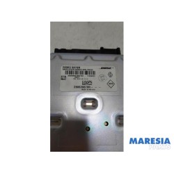 Renault - Megane - Radio amplifier