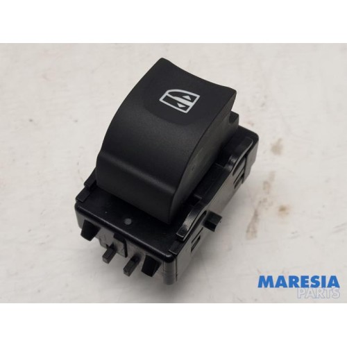 Renault - Megane - Electric window switch