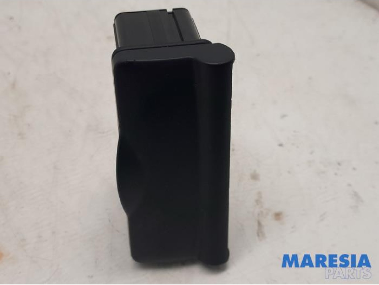 Renault - Megane - AUX / USB connection