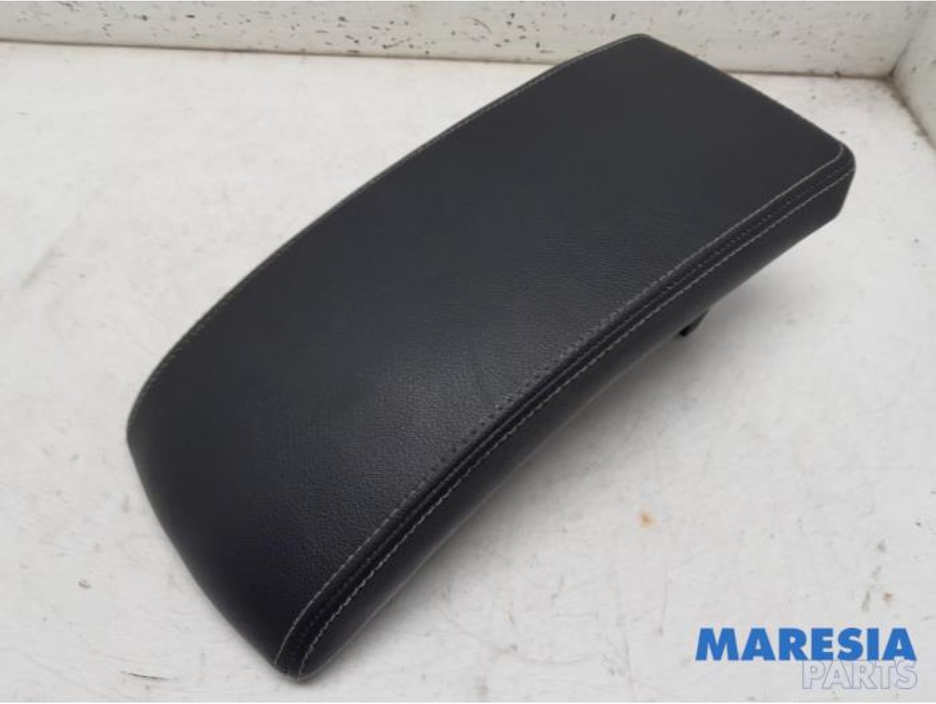 Renault - Megane - Armrest