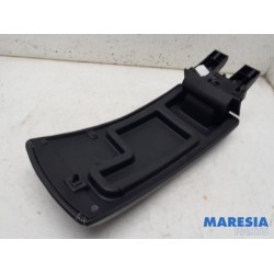 Renault - Megane - Armrest
