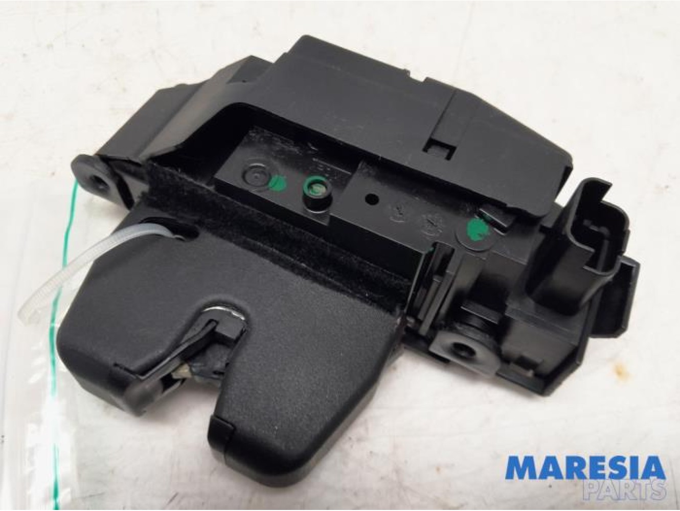 Citroen - C4 Cactus - Tailgate lock mechanism