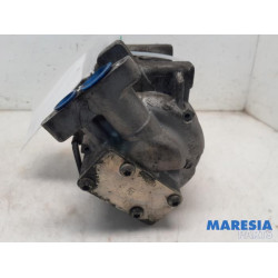 Renault - Clio - Air conditioning pump