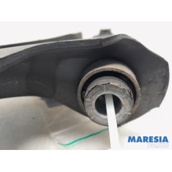 Renault - Clio - Front wishbone, right