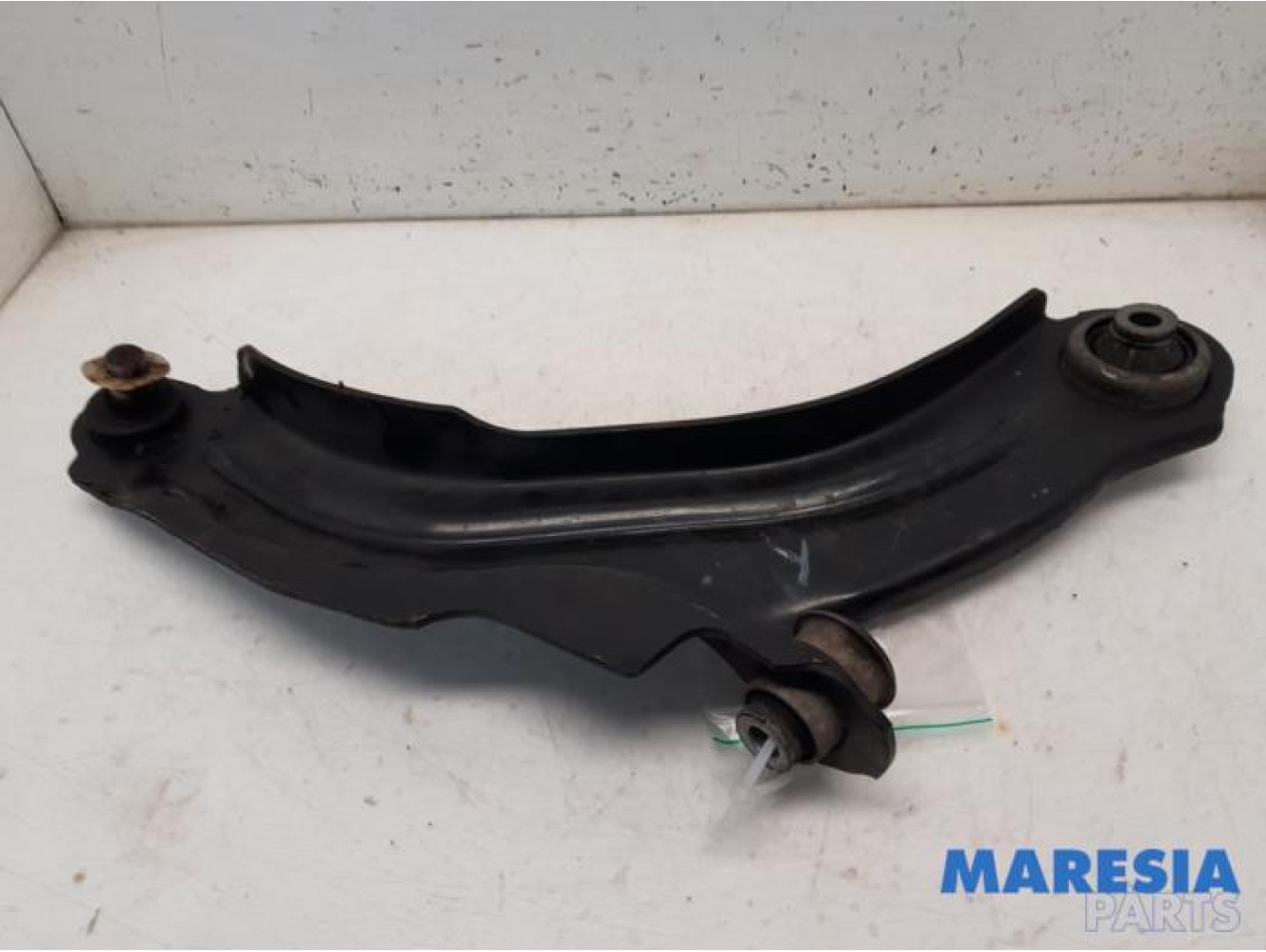 Renault - Clio - Front wishbone, right