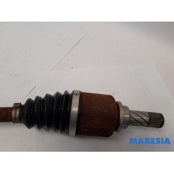 Renault - Clio - Front drive shaft, left