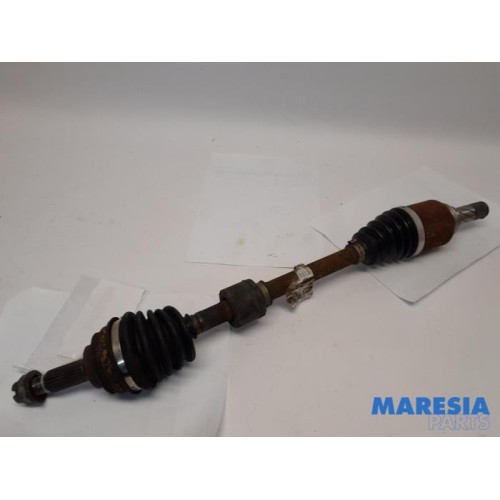 Renault - Clio - Front drive shaft, left