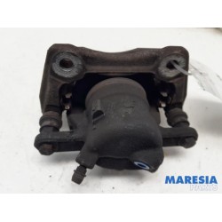 Renault - Clio - Front brake calliper, right