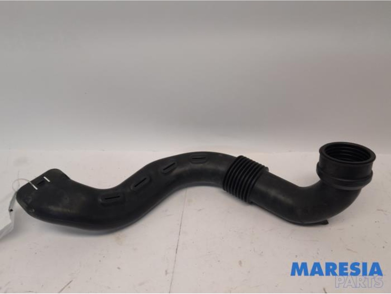 Renault - Clio - Air intake hose