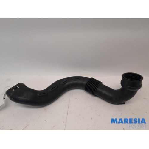 Renault - Clio - Air intake hose
