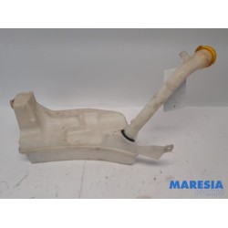 Renault - Clio - Front windscreen washer reservoir