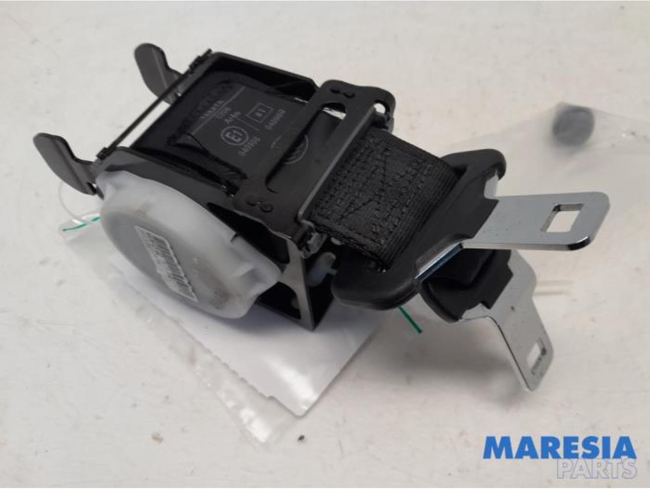 Peugeot - Partner - Rear seatbelt, centre