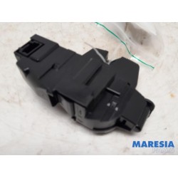 Peugeot - Partner - Tailgate lock mechanism