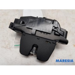 Peugeot - Partner - Tailgate lock mechanism