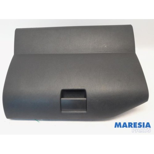 Peugeot - Partner - Glovebox