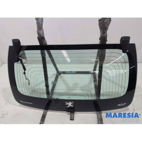 Peugeot - 107 - Rear window