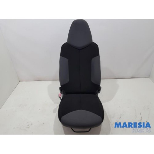 Peugeot - 107 - Stoel links