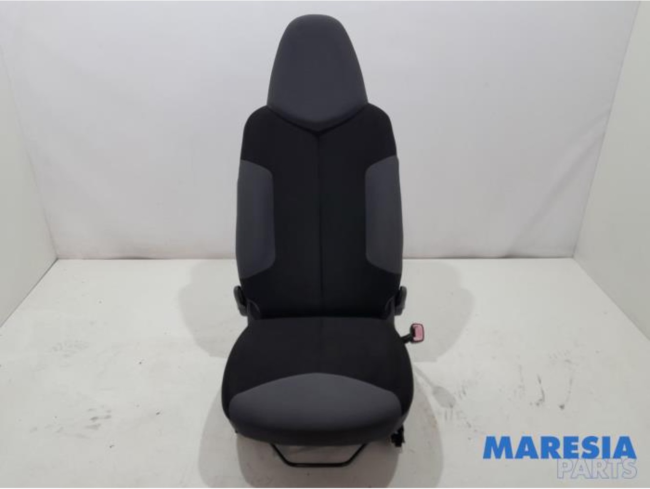 Peugeot - 107 - Seat, right