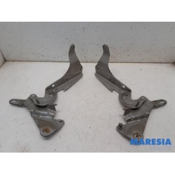 Renault - Espace - Bonnet Hinge