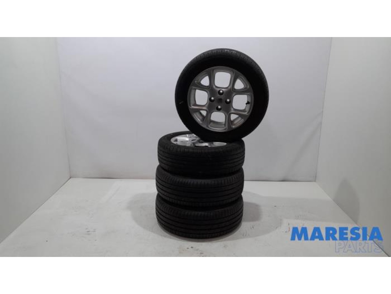 Renault - Twingo - Sportvelgenset + banden