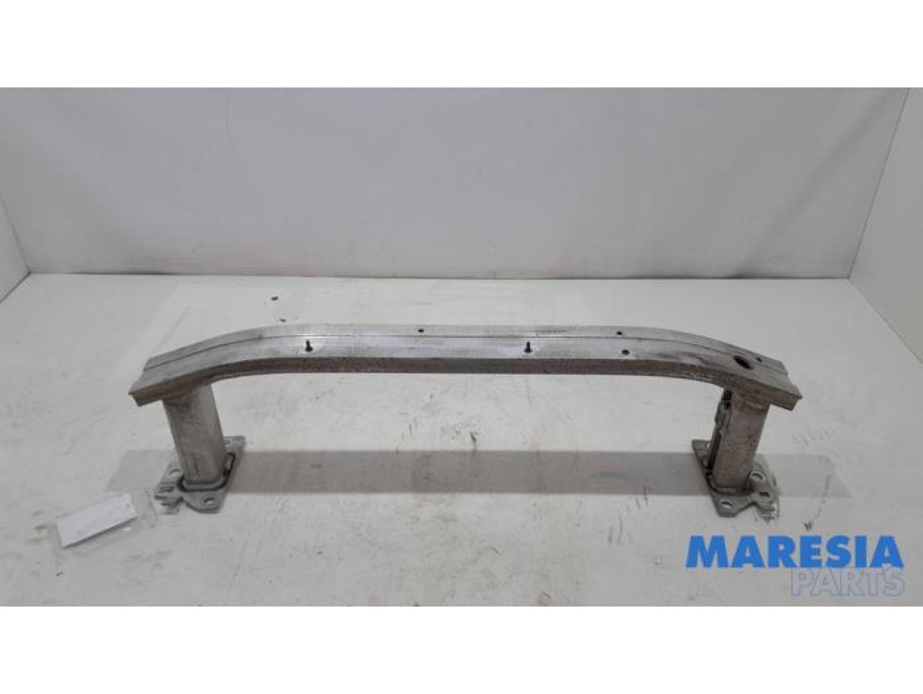 Renault - Clio - Front bumper frame