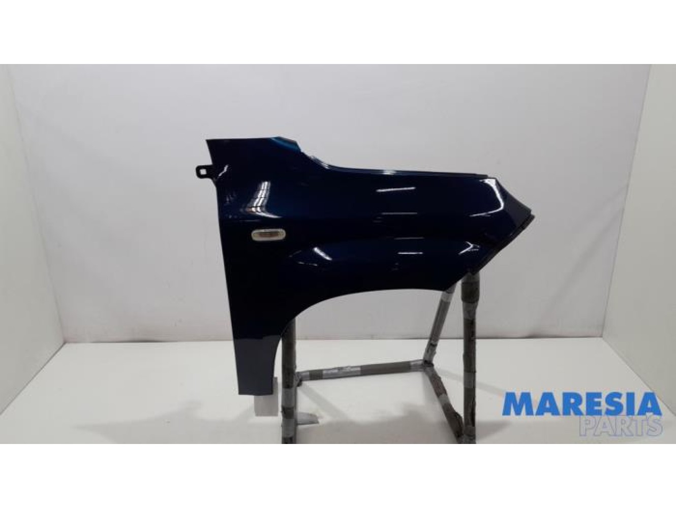 Fiat - Panda - Front wing, right