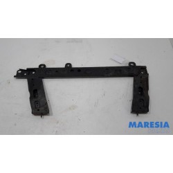 Renault - Clio - Radiator bar