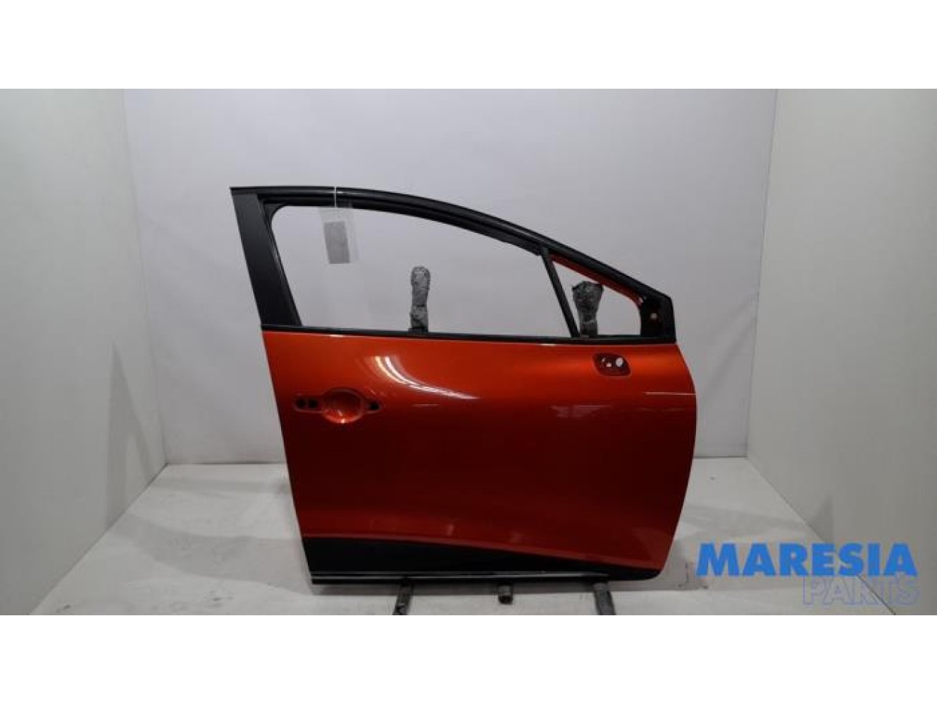 Renault - Clio - Front door 4-door, right