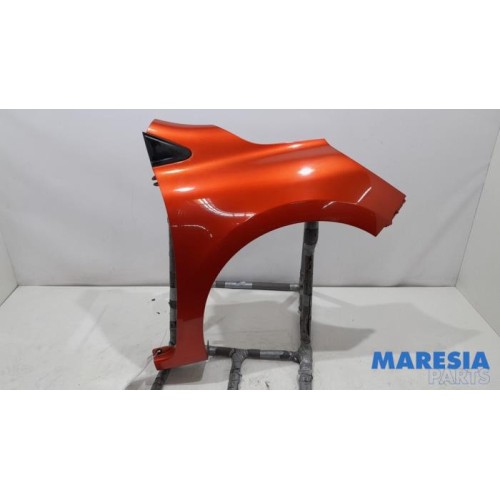 Renault - Clio - Front wing, right