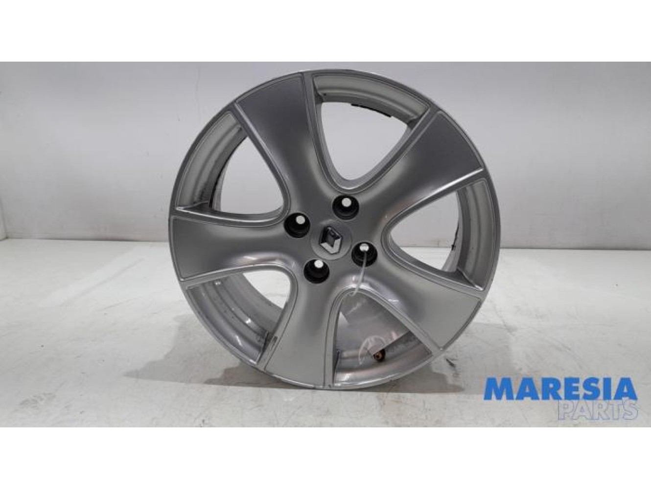 Renault - Clio - Wheel