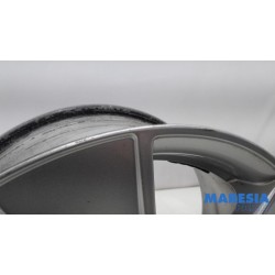 Renault - Clio - Wheel
