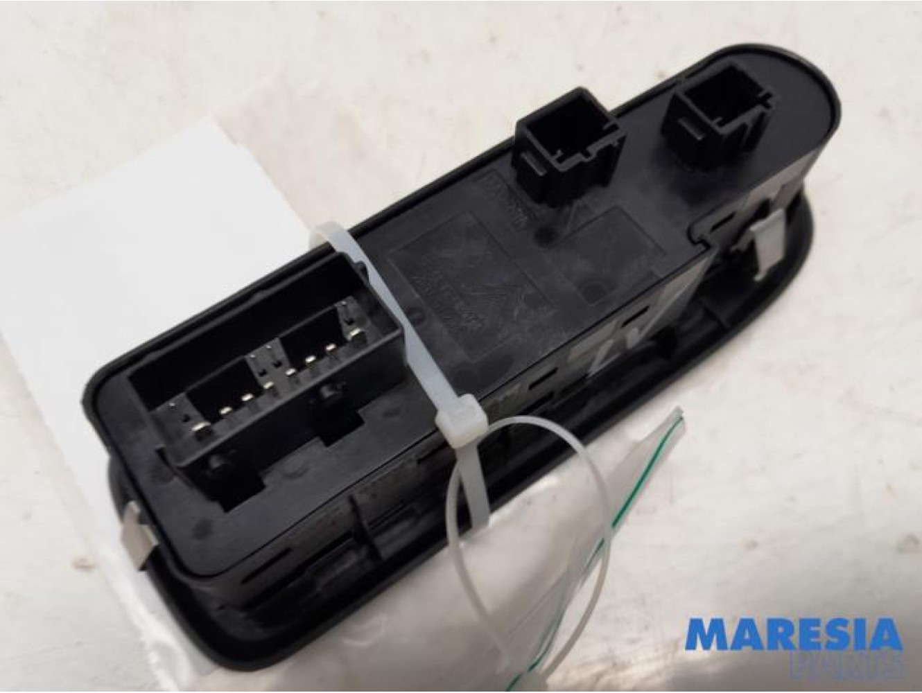 Citroen - C5 - Multi-functional window switch